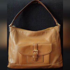 Elegant Tan Leather Shoulder Bag